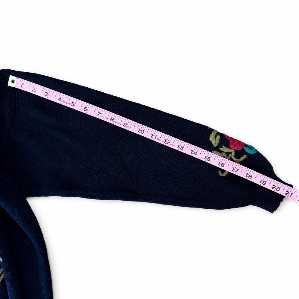 Vintage Black Floral Embroidered Crewneck Sweater Rose Whimsigoth Grandmacore L - Picture 6 of 6